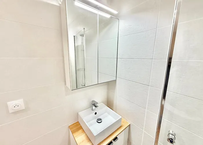 T2 Confort - Clim - Parking - Jardin Roques (Haute-Garonne)